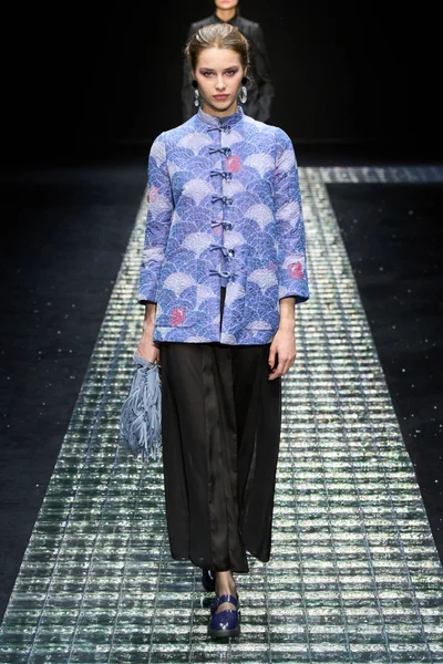Look 49